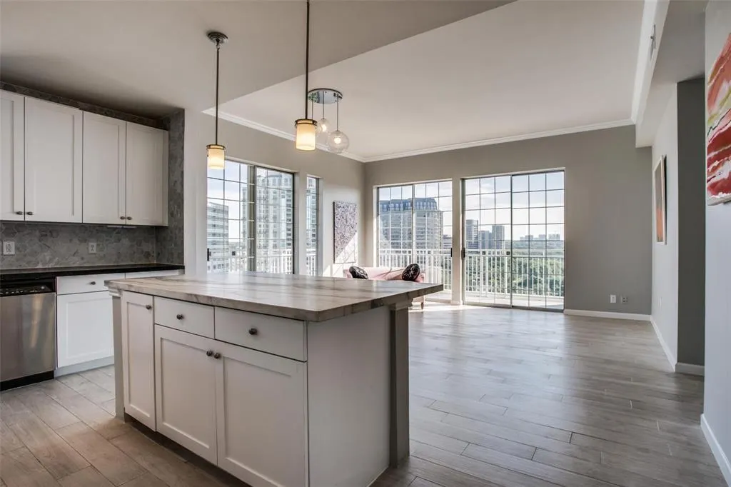 3225 Turtle Creek Boulevard, #1148