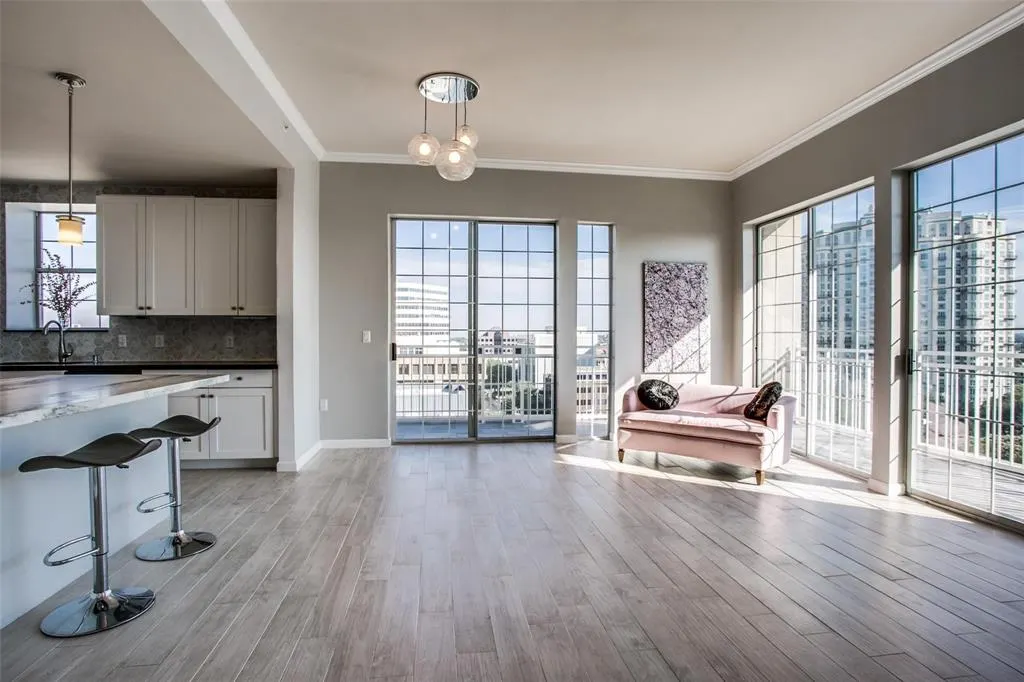 3225 Turtle Creek Boulevard, #1148