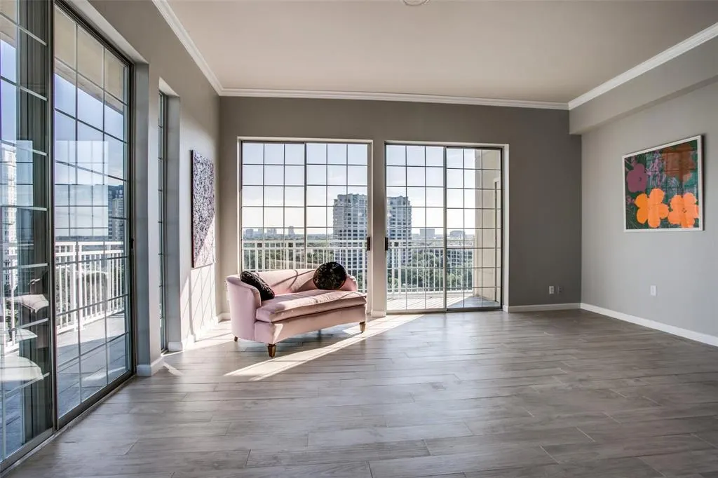 3225 Turtle Creek Boulevard, #1148