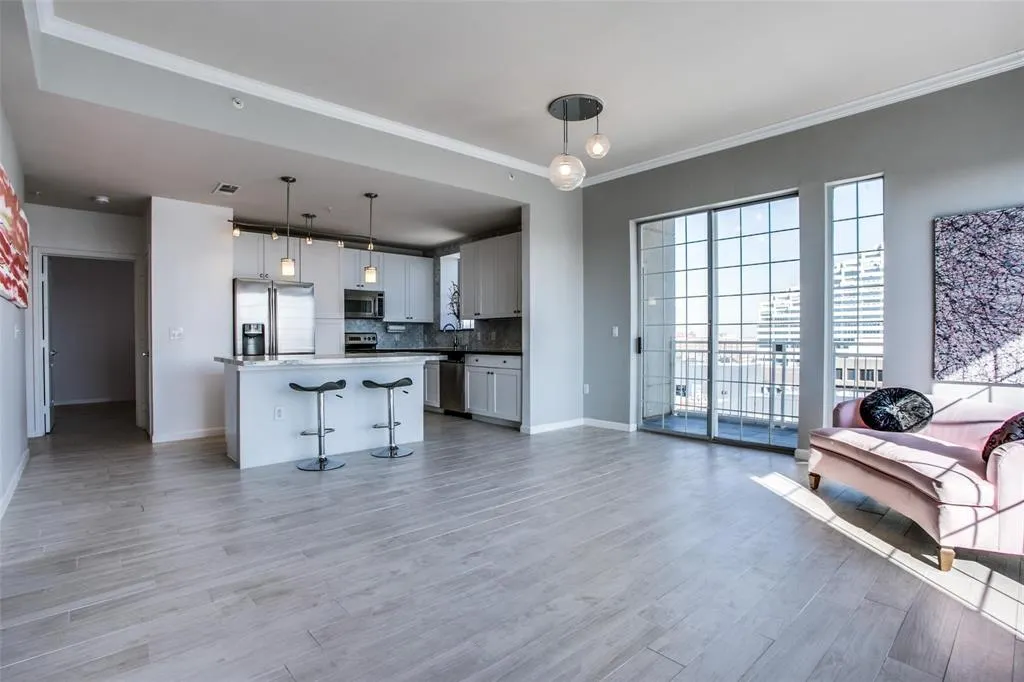 3225 Turtle Creek Boulevard, #1148