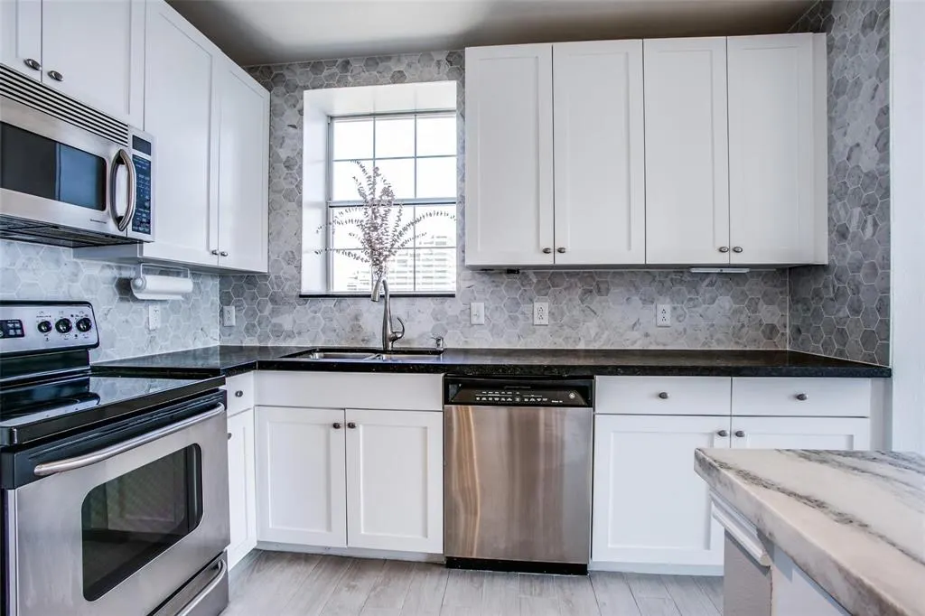 3225 Turtle Creek Boulevard, #1148