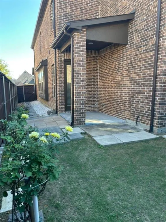 1066 James Court