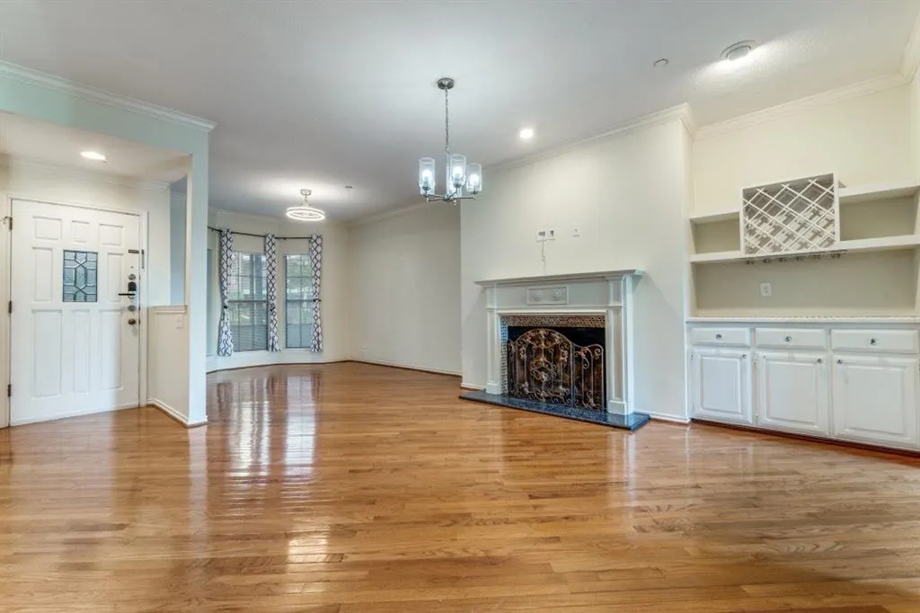 8610 Turtle Creek Boulevard, #104