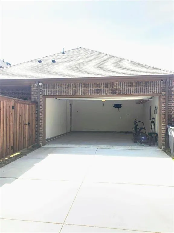 2233 Obsidian Drive