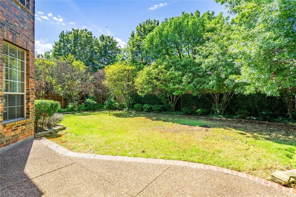 7900 Linksview Drive