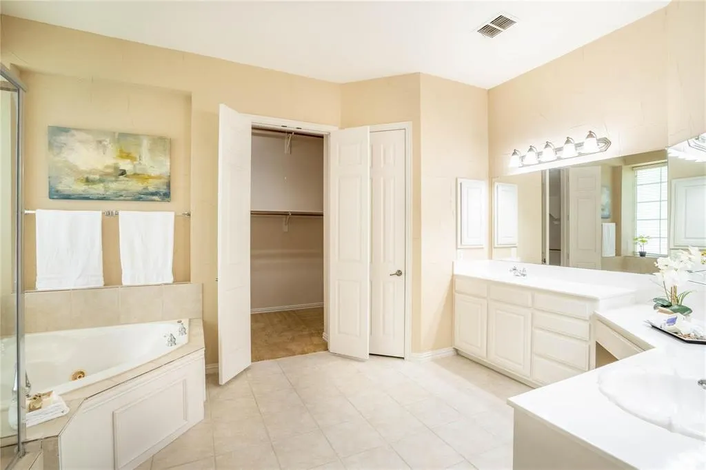 7900 Linksview Drive