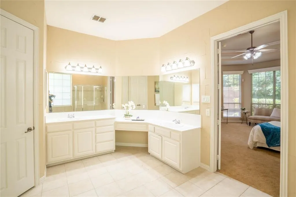 7900 Linksview Drive