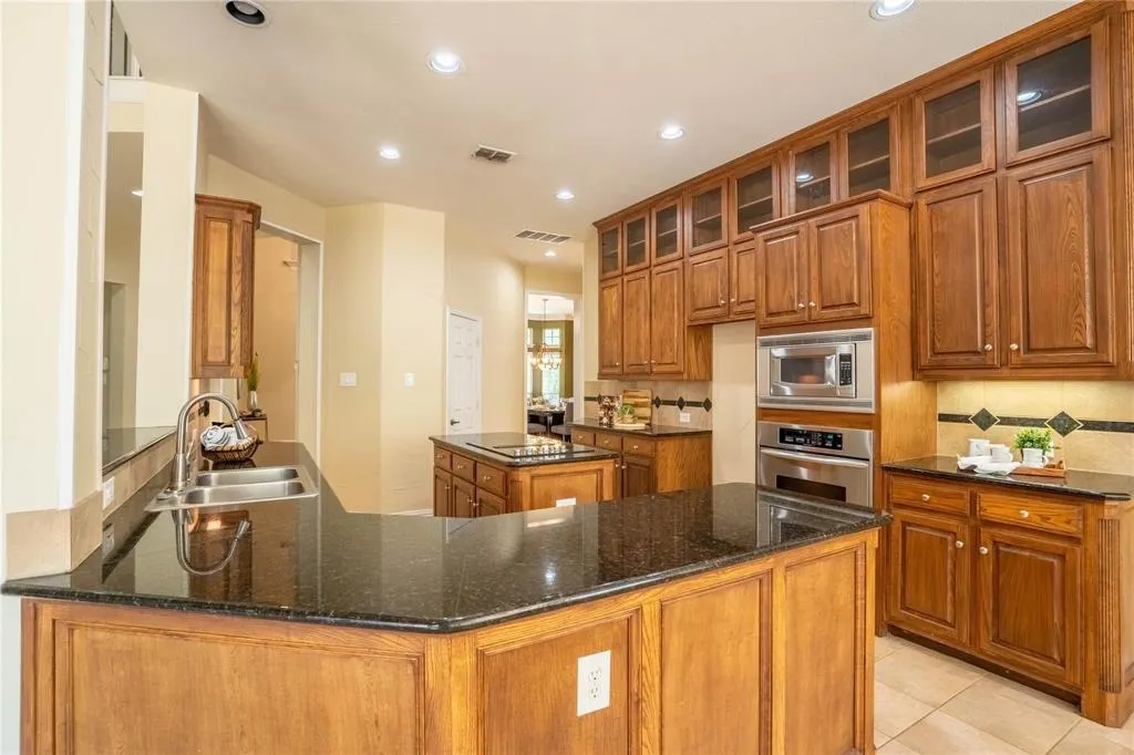 7900 Linksview Drive