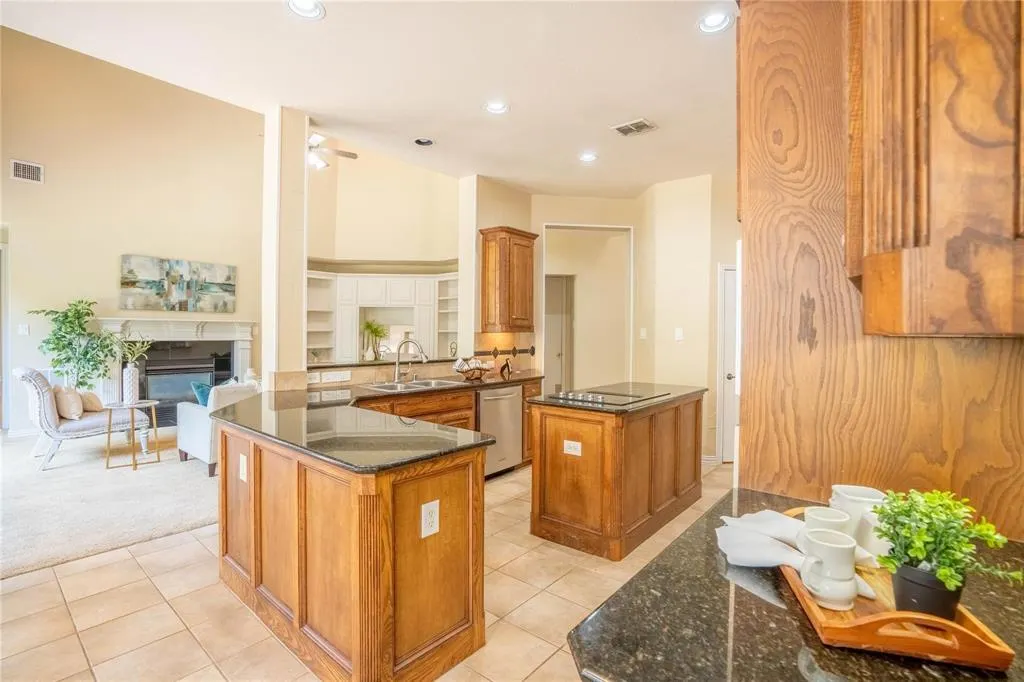 7900 Linksview Drive
