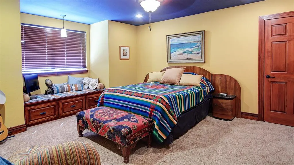 3227 Berry Hollow