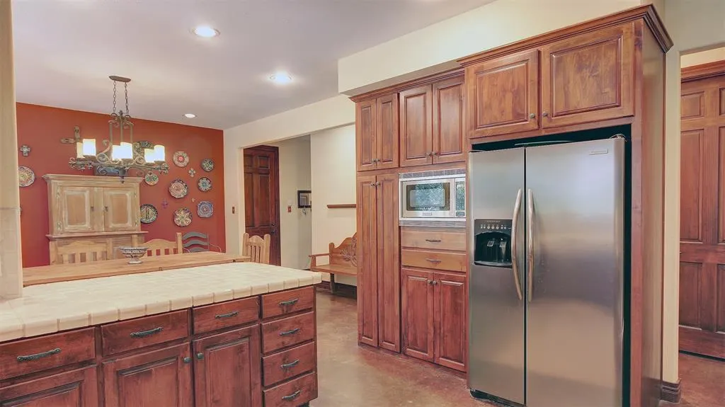 3227 Berry Hollow