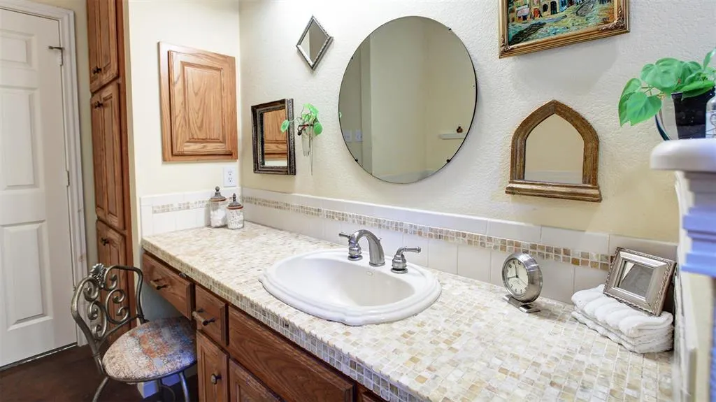 3227 Berry Hollow