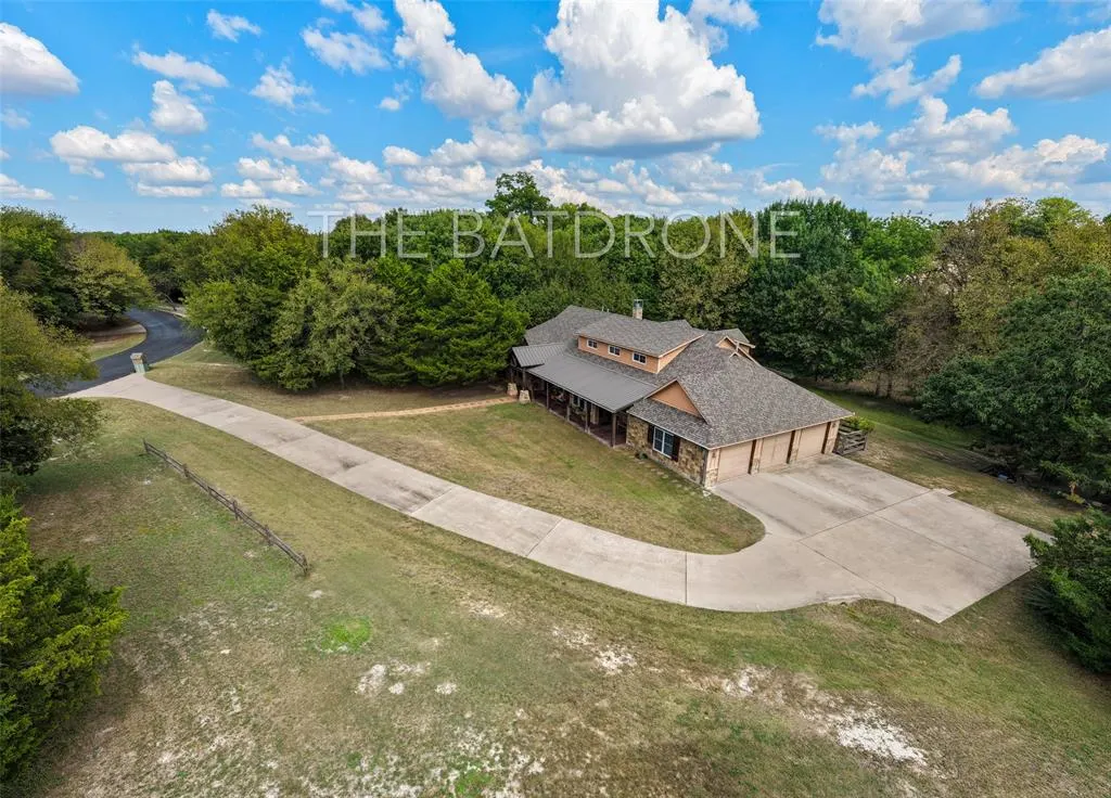 3227 Berry Hollow