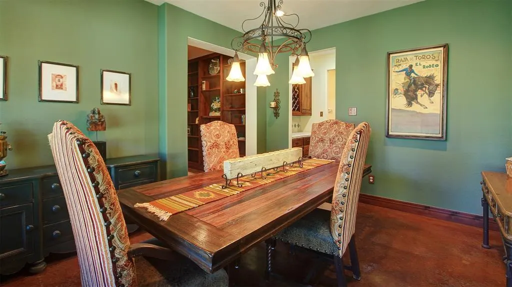 3227 Berry Hollow