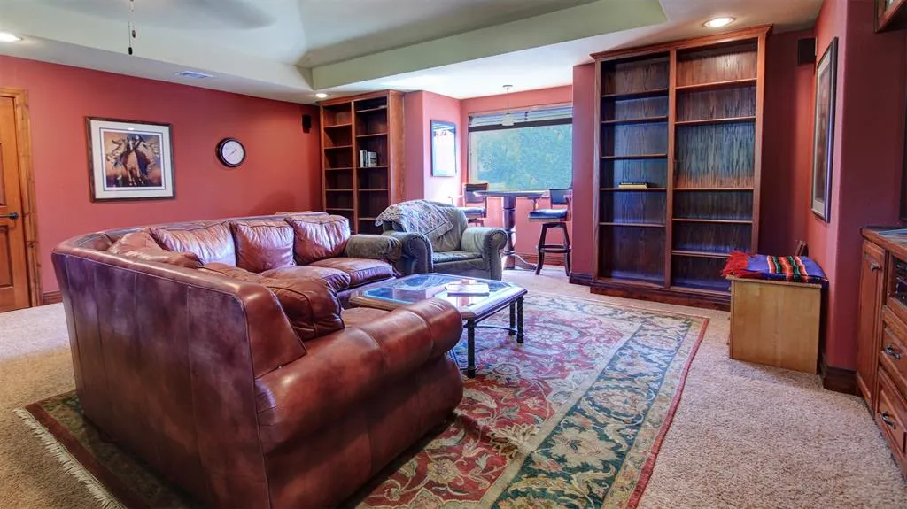 3227 Berry Hollow