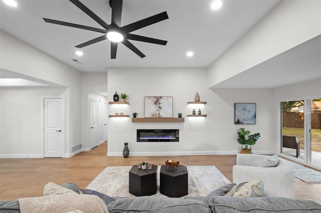 2800 Glen Forest Lane
