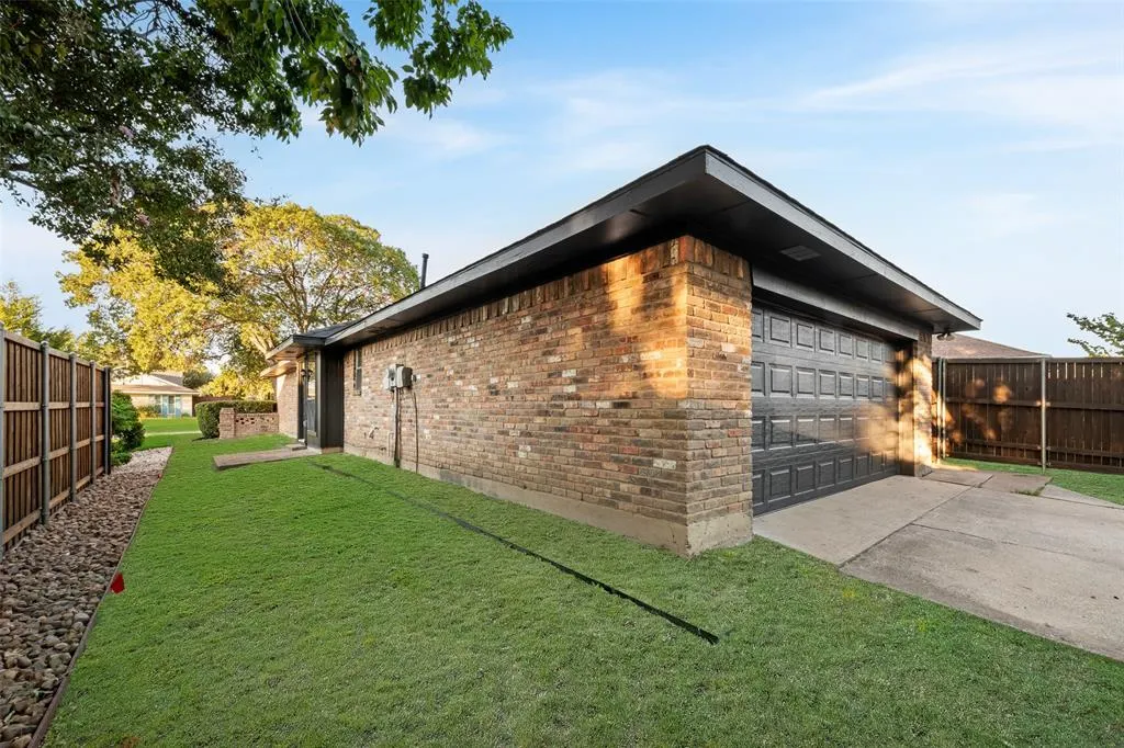 2800 Glen Forest Lane