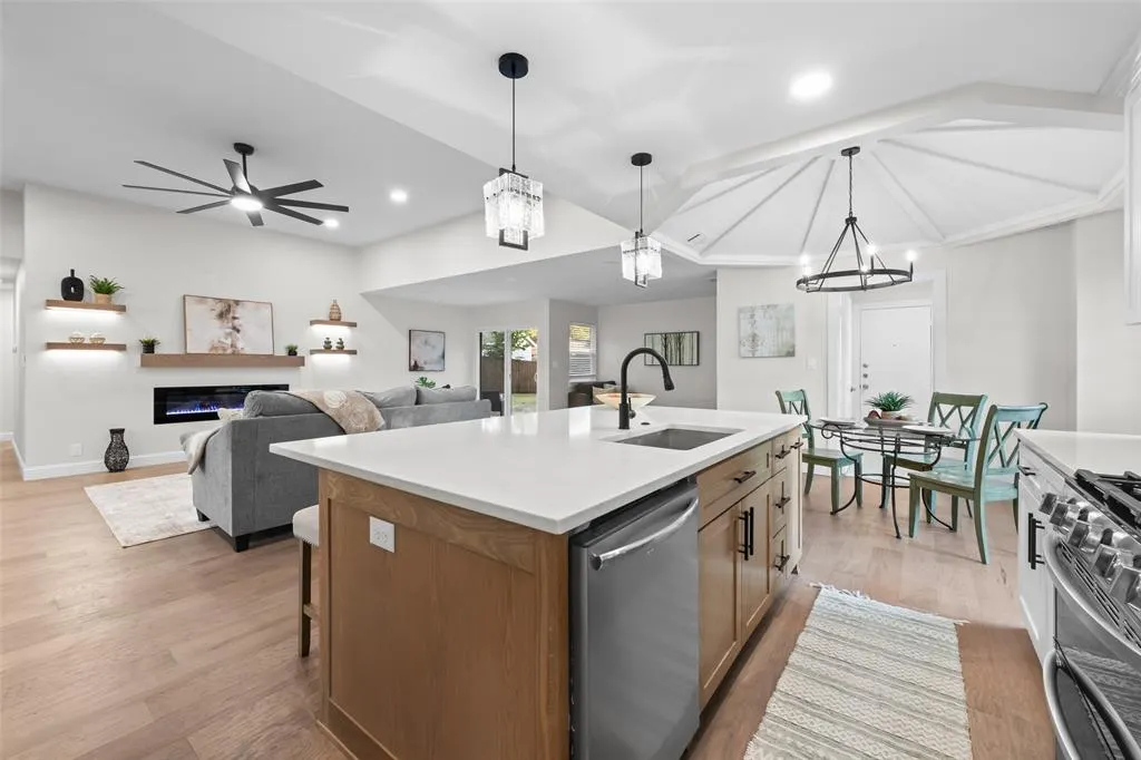 2800 Glen Forest Lane