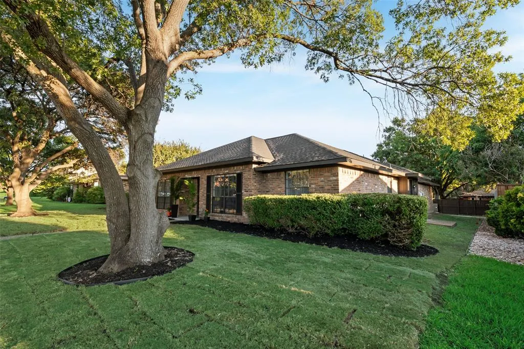 2800 Glen Forest Lane