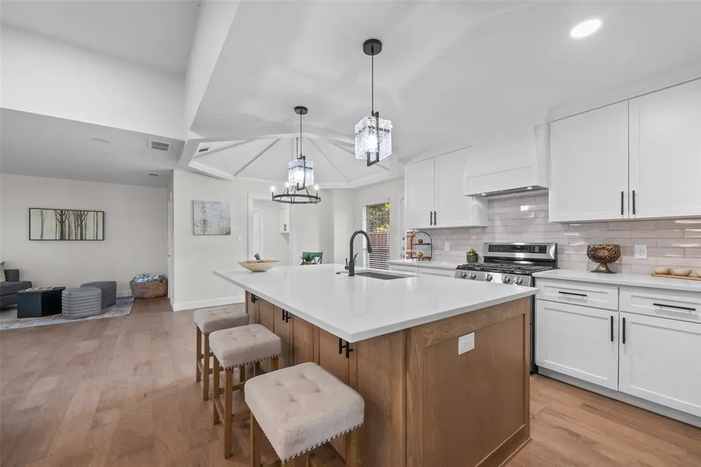 2800 Glen Forest Lane