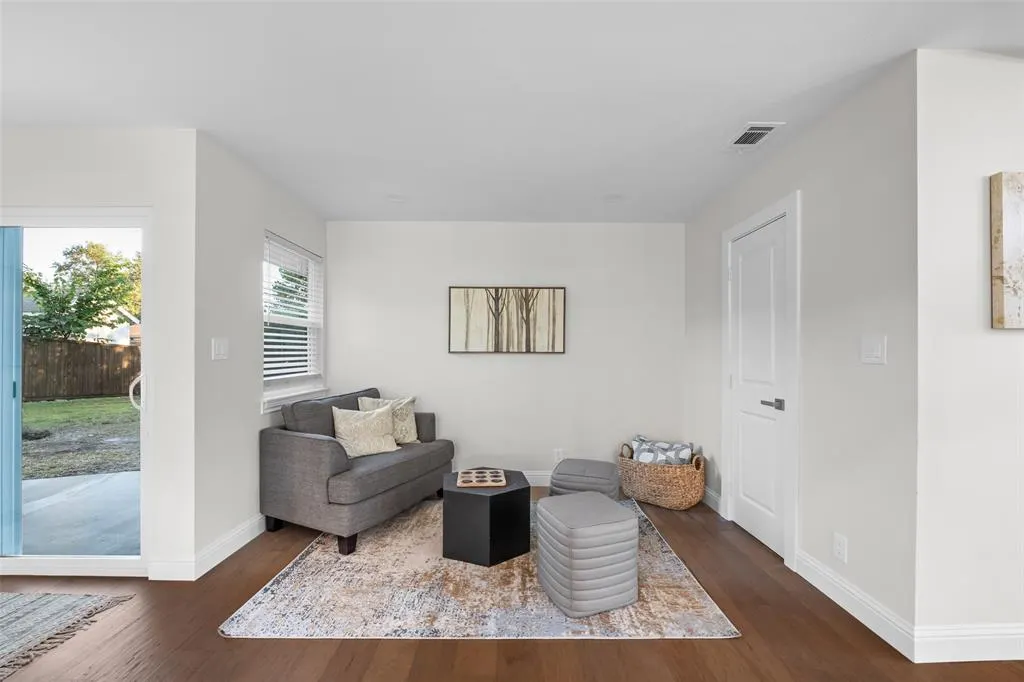 2800 Glen Forest Lane