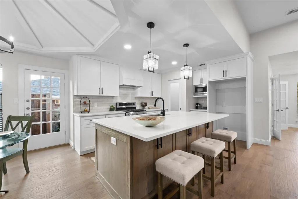 2800 Glen Forest Lane