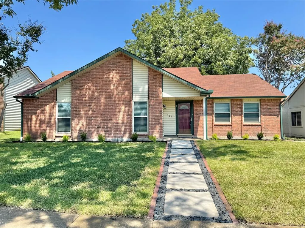 523 Red Oak Street