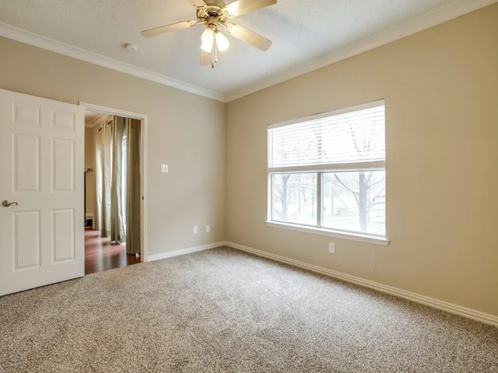 2201 Wolf Street, #6104