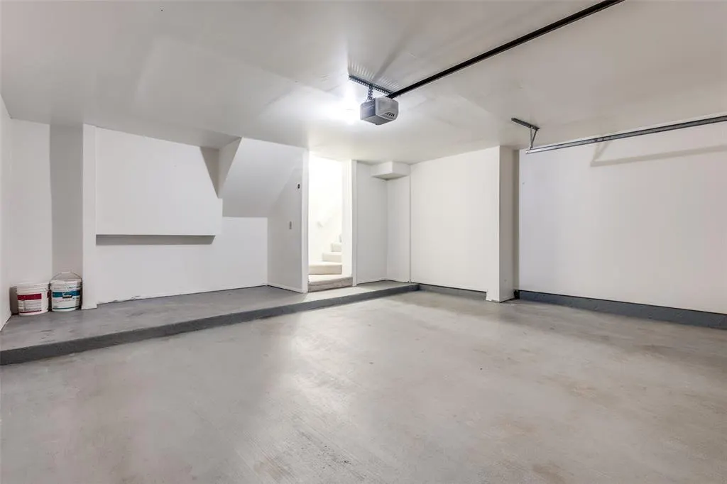 2201 Wolf Street, #6104