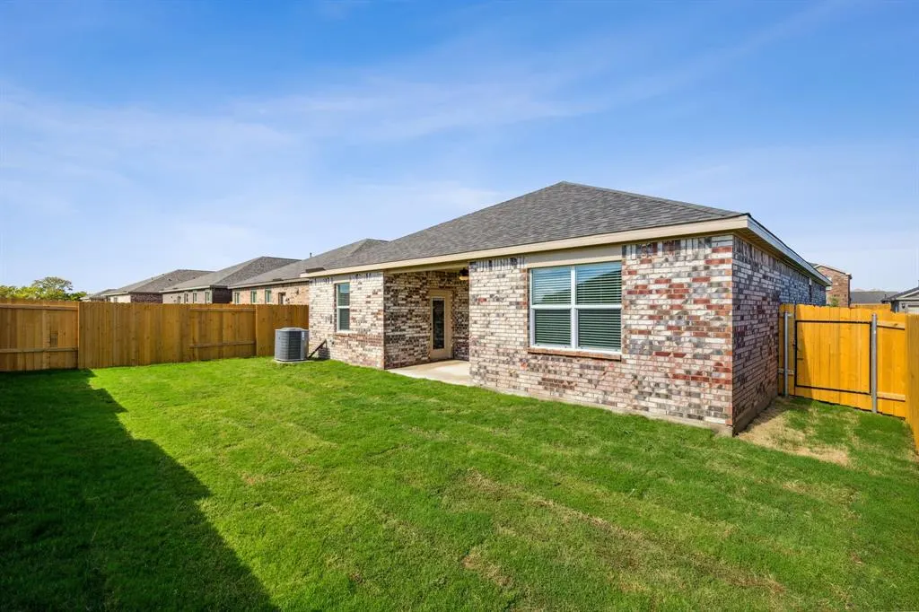 609 Harbor Oaks Drive