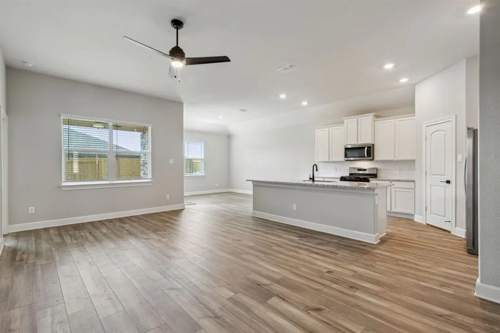 609 Harbor Oaks Drive