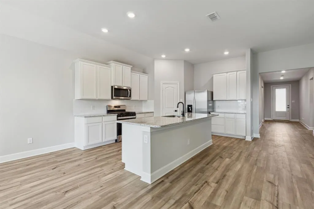 609 Harbor Oaks Drive
