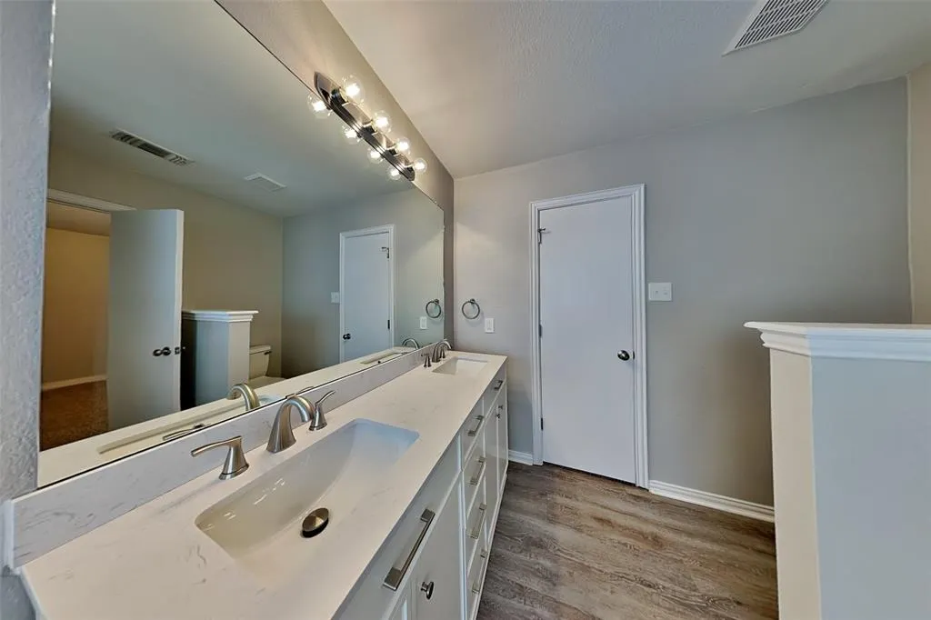 4920 Mountain Ridge Lane