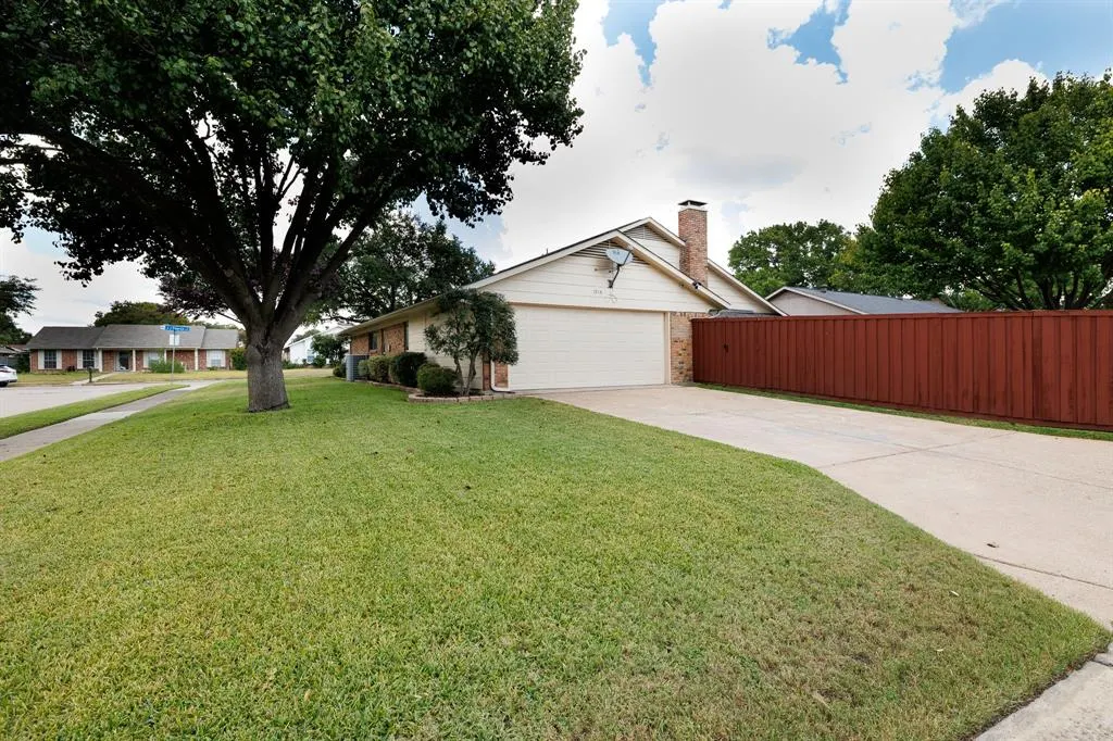 1916 J J Pearce Drive