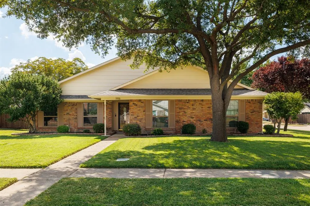 1916 J J Pearce Drive