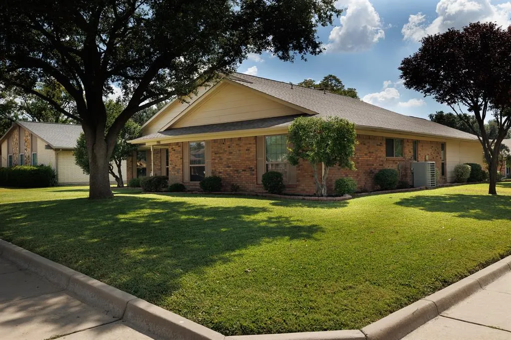 1916 J J Pearce Drive