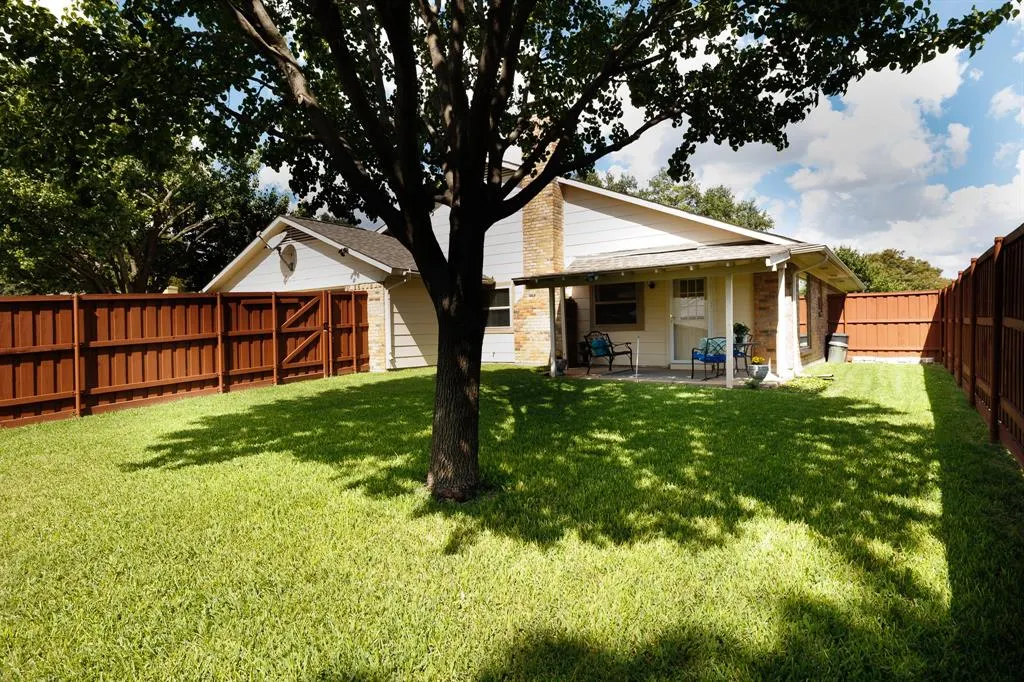 1916 J J Pearce Drive