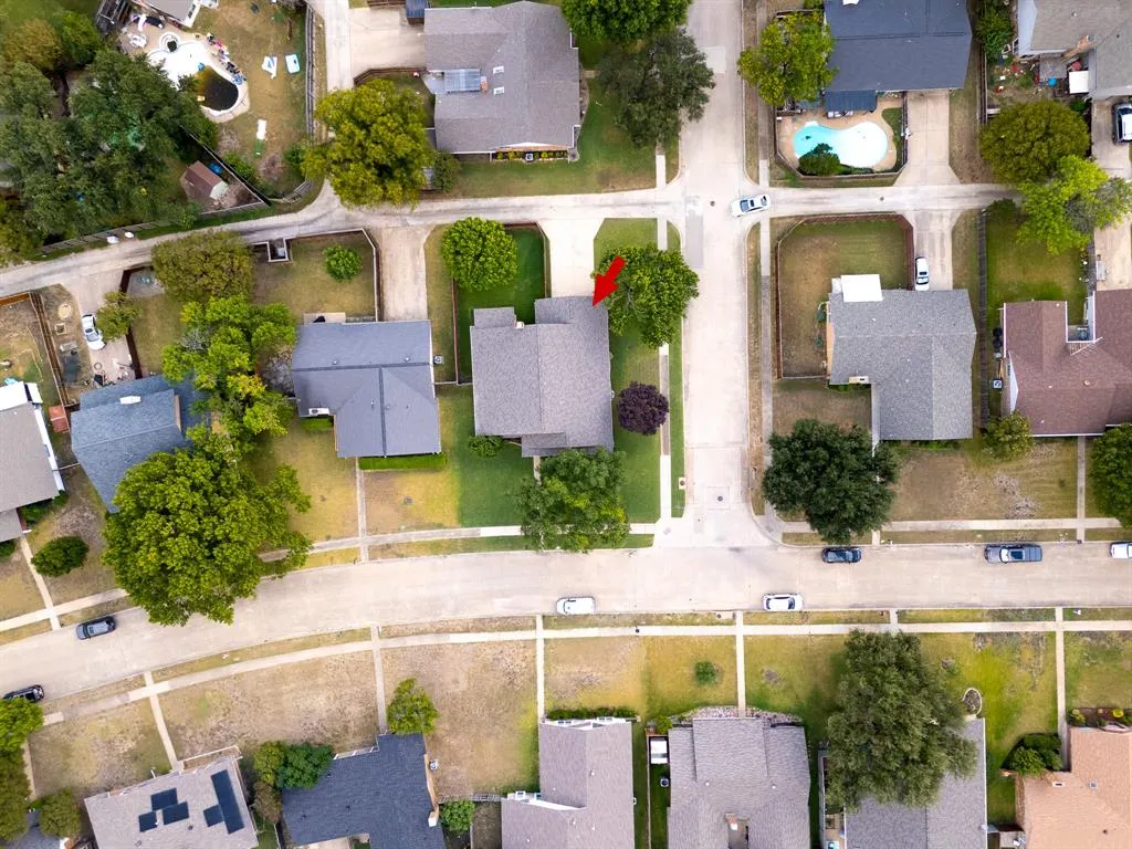 1916 J J Pearce Drive