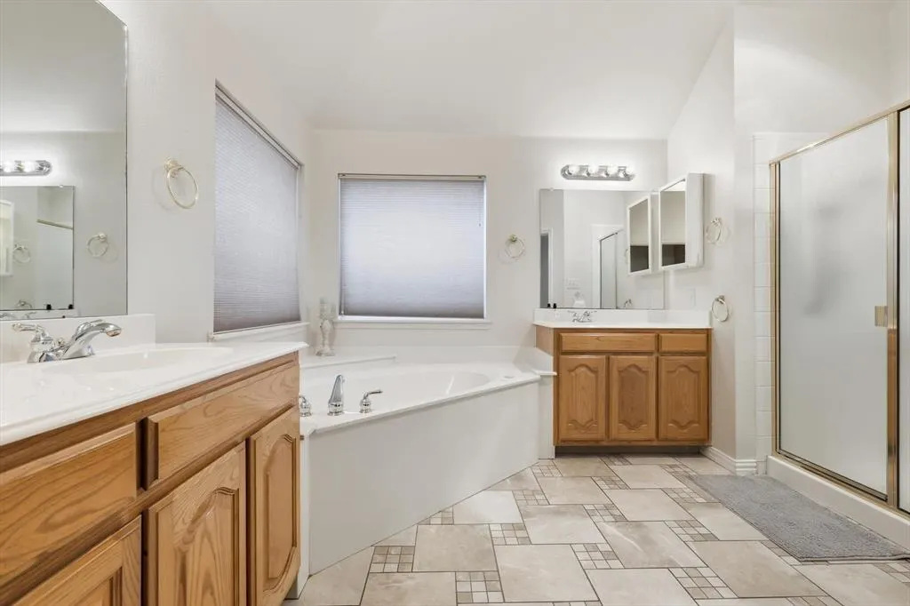 8405 Desert Dunes Trail
