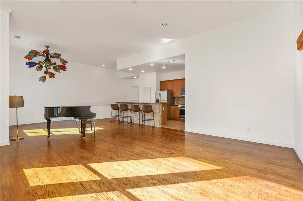 13900 Noel Road, #6
