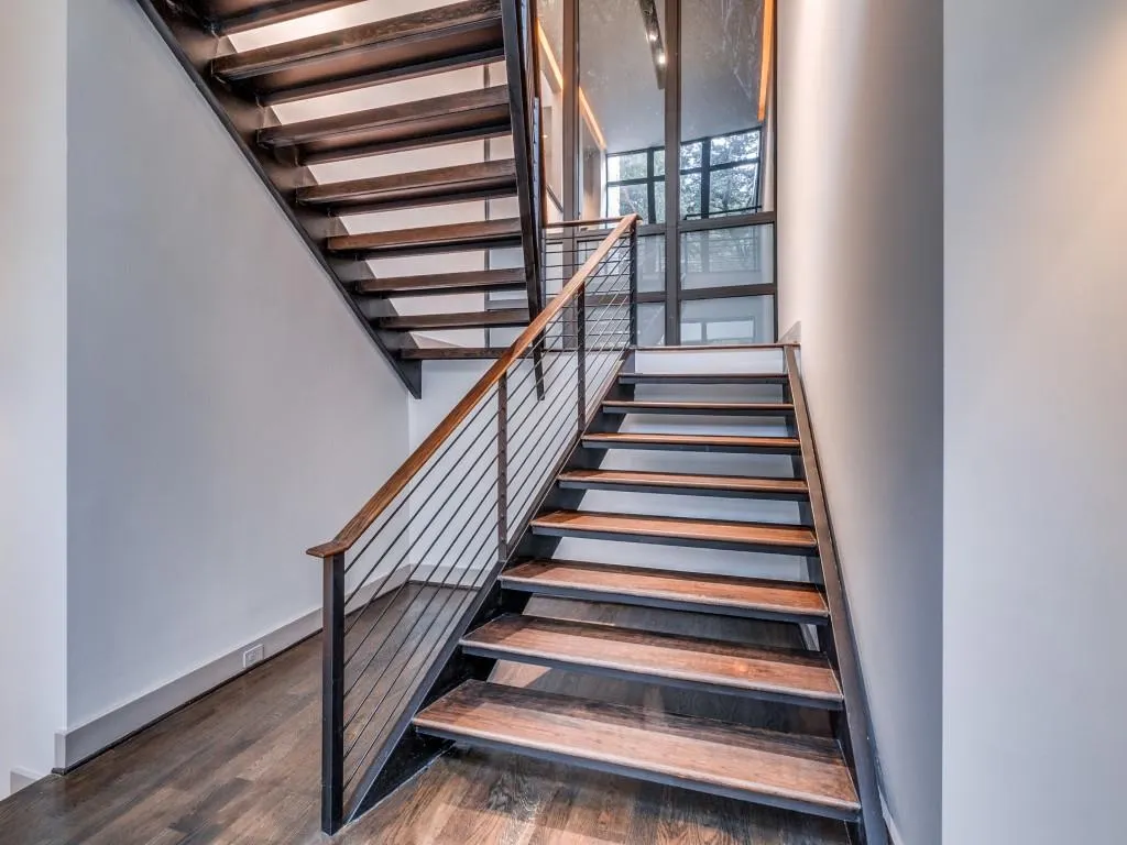 3818 Turtle Creek Drive