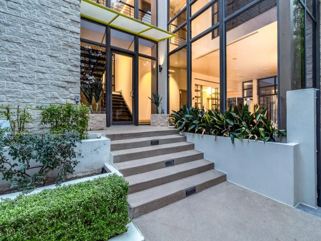 3818 Turtle Creek Drive