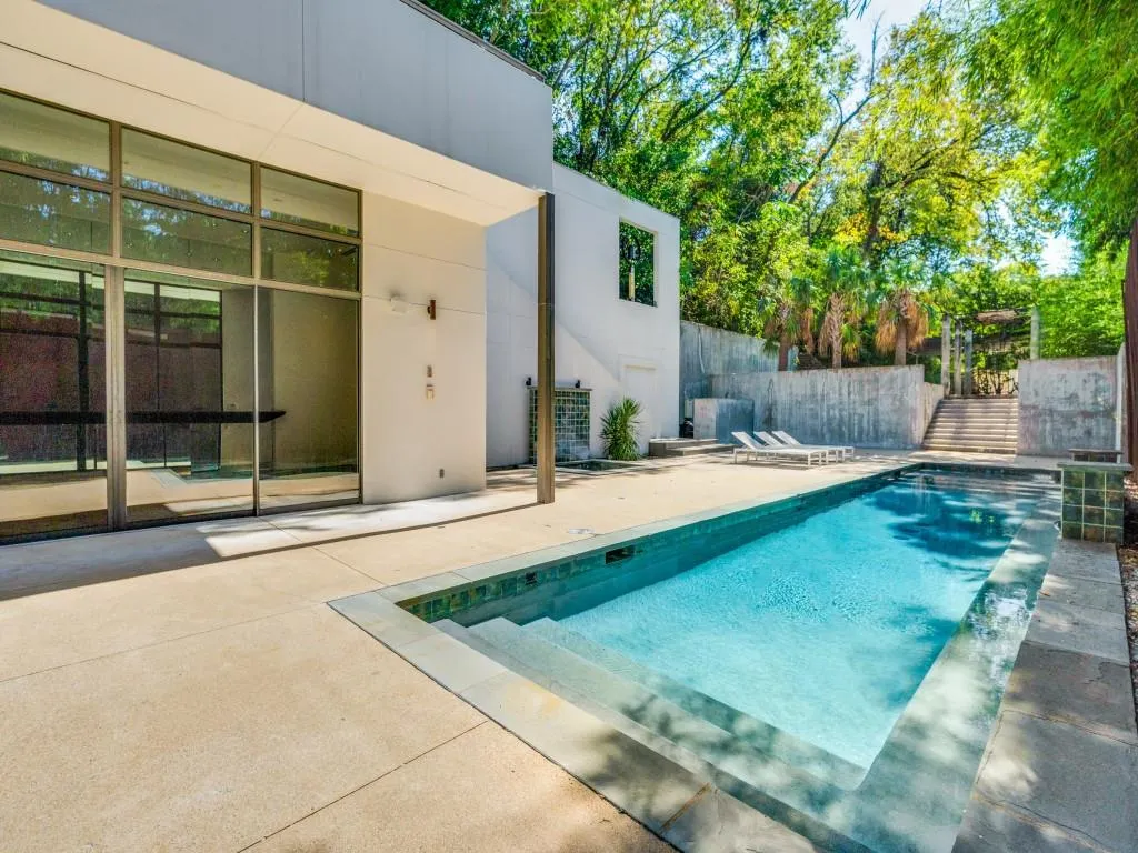 3818 Turtle Creek Drive