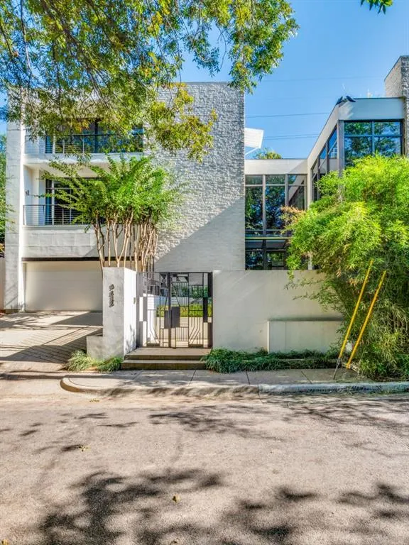 3818 Turtle Creek Drive