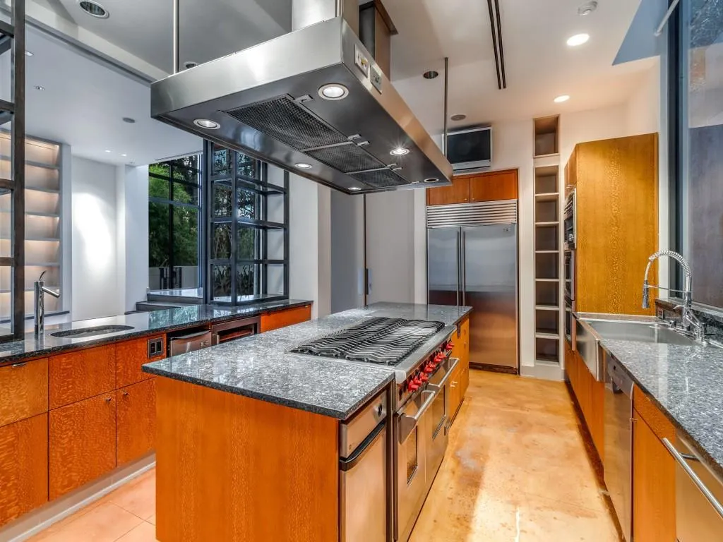 3818 Turtle Creek Drive