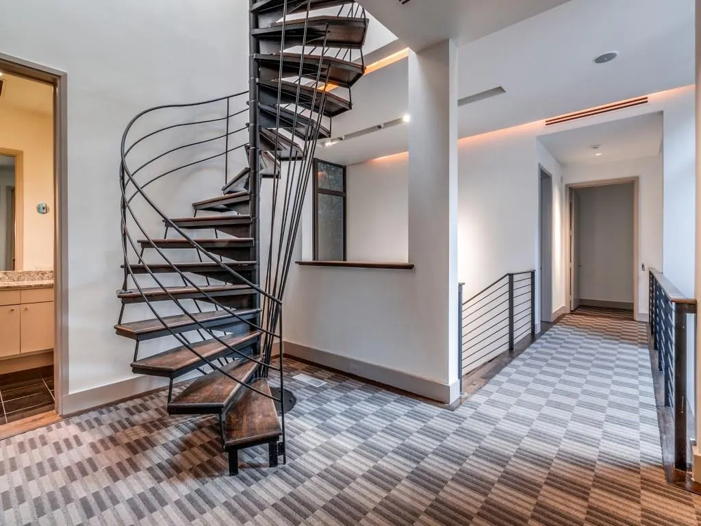 3818 Turtle Creek Drive