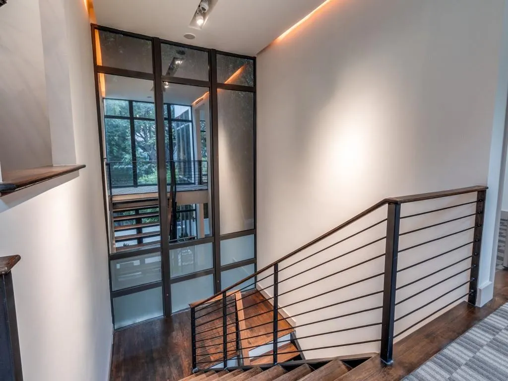 3818 Turtle Creek Drive