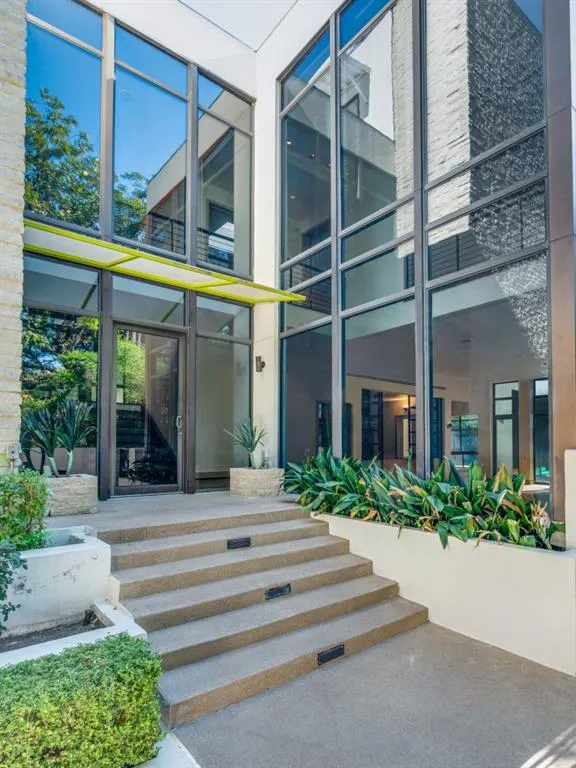 3818 Turtle Creek Drive