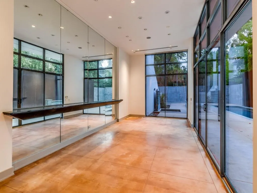 3818 Turtle Creek Drive