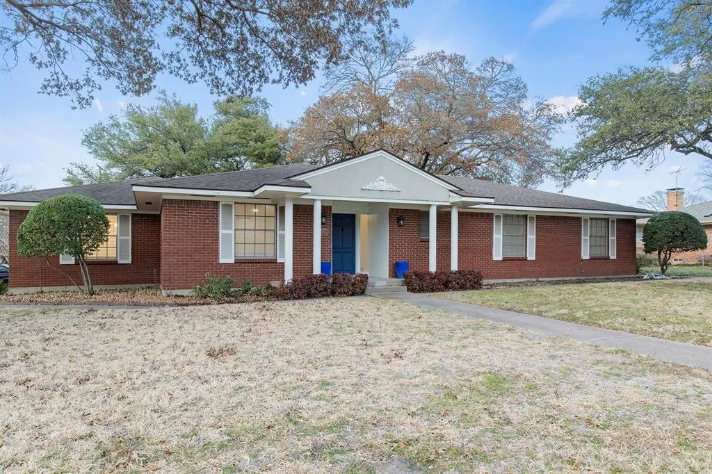 527 E Spring Valley Road
